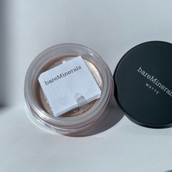 2 Bare Escentuals Bare Minerals Foundation Medium - Picture 4 of 8